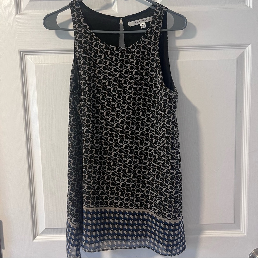 Max Studio Black and Cream Patterned Sleeveless Top